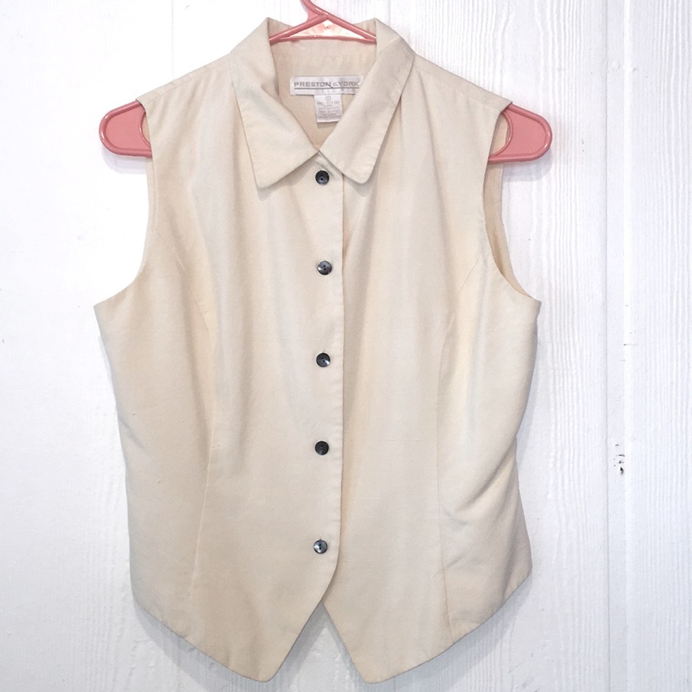 100% Silk sleeveless blazer cream